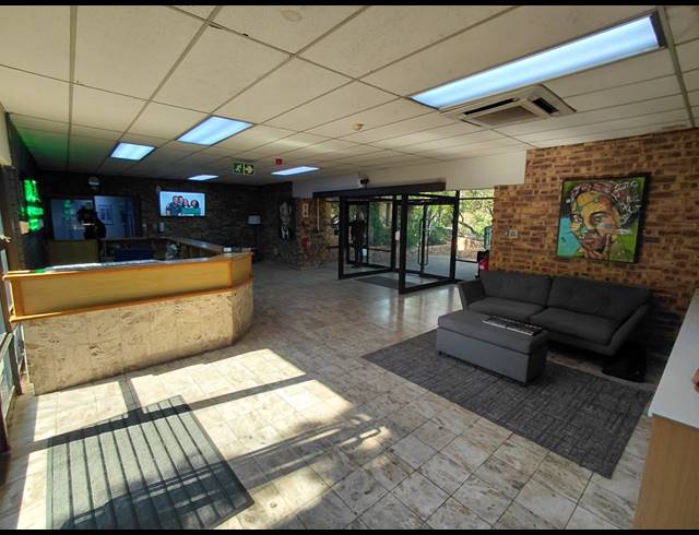 5,136M² OFFICE FOR SALE IN HALFWAY HOUSE